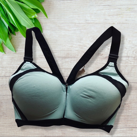 Victoria's Secret Other - ❤️ mint green Victoria’s Secret sport bra